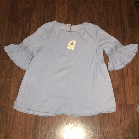 easel Tops - Chambray Tunic w bell sleeve & smocked detail